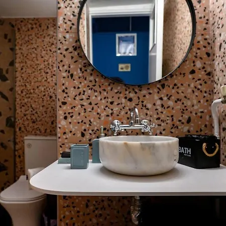 Bluexenia 1 Bedroom Retro Luxury *